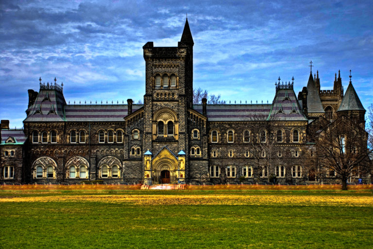 https://upload.wikimedia.org/wikipedia/commons/c/ce/University_College_Toronto_1_-_April_2009_HDR.jpg