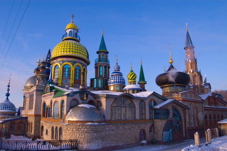 https://upload.wikimedia.org/wikipedia/commons/a/a5/Kazan_church.jpg