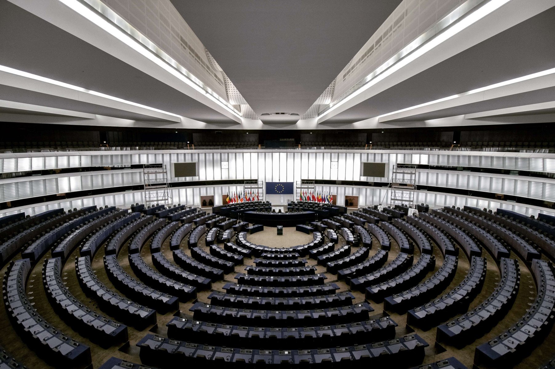 Five ways the European Parliament wants to protect online gamers, News