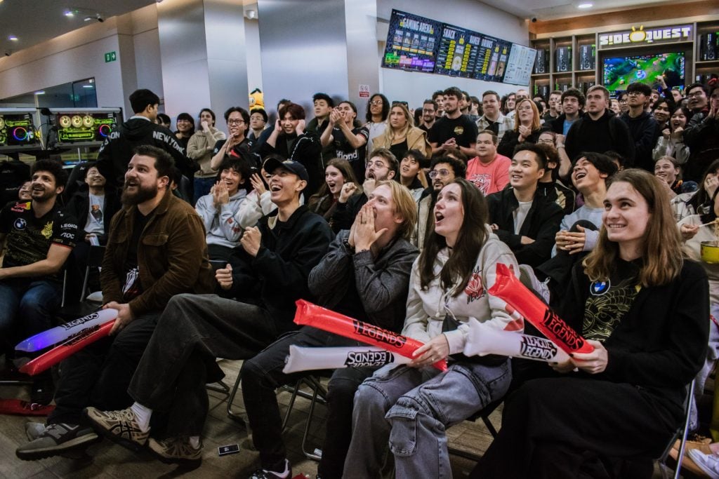 The crowd at the LoL Worlds 2024 watch party at SideQuest in London